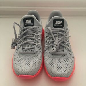 Nike Skyelux Running Shoes NWOT